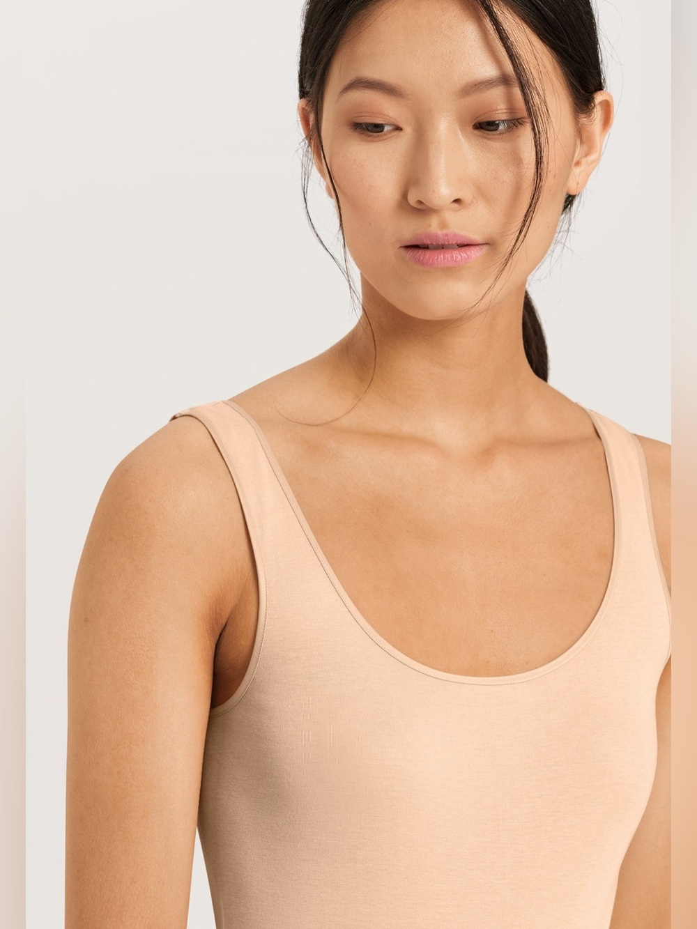 HANRO Cotton Seamless
Round Neck Cotton Tank Top